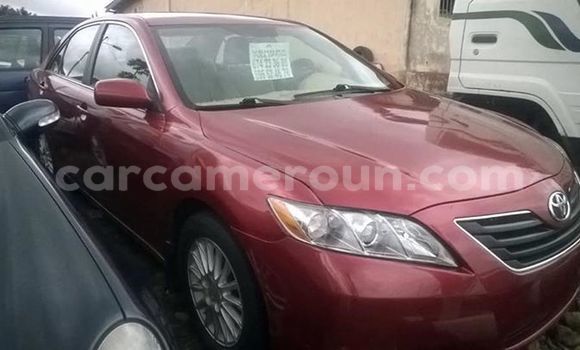 Sayi Na hannu Toyota Camry Red Mota in Douala a Ƙasar Kamaru Sayi Na hannu Toyota Camry Red Mota in Douala a Ƙasar Kamaru