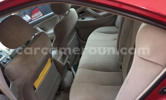 Sayi Na hannu Toyota Camry Red Mota in Douala a Ƙasar Kamaru Sayi Na hannu Toyota Camry Red Mota in Douala a Ƙasar Kamaru