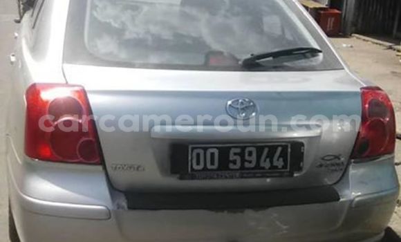 Sayi Na hannu Toyota Avensis Azurfa Mota in Douala a Ƙasar Kamaru Sayi Na hannu Toyota Avensis Azurfa Mota in Douala a Ƙasar Kamaru
