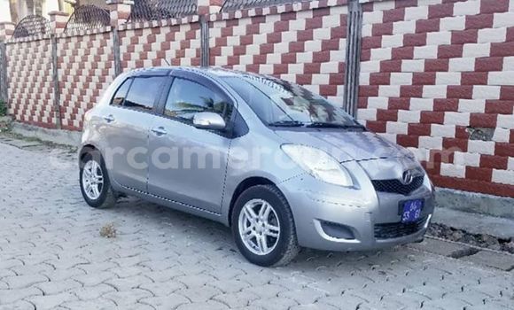 Sayi Na hannu Toyota Yaris Azurfa Mota in Douala a Ƙasar Kamaru Sayi Na hannu Toyota Yaris Azurfa Mota in Douala a Ƙasar Kamaru