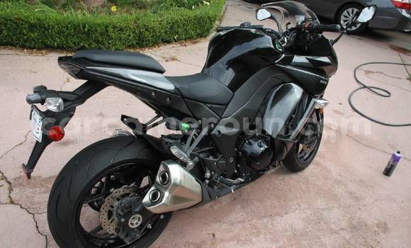 Acheter Occasion Moto Kawasaki Z 1000 Noir à Yaoundé, Central Cameroon Acheter Occasion Moto Kawasaki Z 1000 Noir à Yaoundé, Central Cameroon