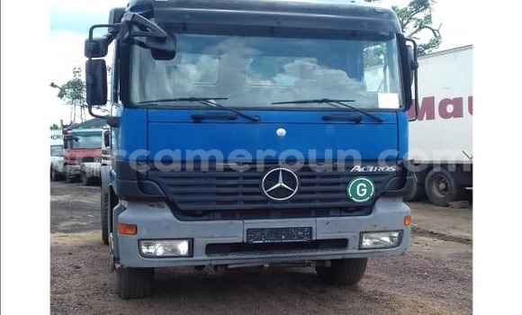 Sayi Na hannu Mercedes‒Benz 1840 Blue Babbar mota in Douala a Ƙasar Kamaru Sayi Na hannu Mercedes‒Benz 1840 Blue Babbar mota in Douala a Ƙasar Kamaru