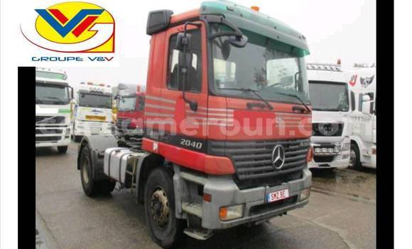 Sayi Na hannu Mercedes‒Benz Truck Red Babbar mota in Douala a Ƙasar Kamaru Sayi Na hannu Mercedes‒Benz Truck Red Babbar mota in Douala a Ƙasar Kamaru