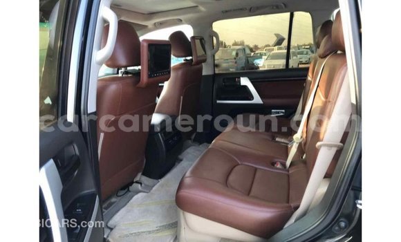 Acheter Import Voiture Toyota Land Cruiser Noir à Import - Dubai, Adamawa Acheter Import Voiture Toyota Land Cruiser Noir à Import - Dubai, Adamawa