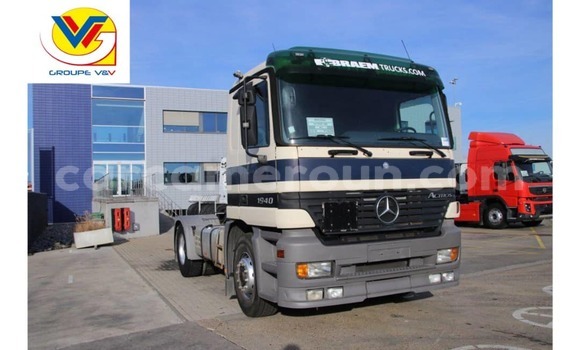 Sayi Na hannu Mercedes‒Benz 1940 M Babbar mota in Douala a Ƙasar Kamaru Sayi Na hannu Mercedes‒Benz 1940 M Babbar mota in Douala a Ƙasar Kamaru