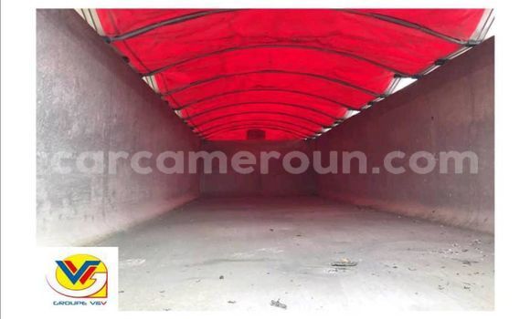 Sayi Na hannu Mercedes‒Benz Truck Sauran Babbar mota in Douala a Ƙasar Kamaru Sayi Na hannu Mercedes‒Benz Truck Sauran Babbar mota in Douala a Ƙasar Kamaru