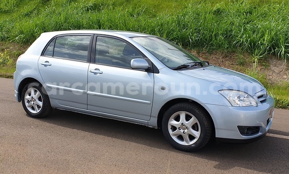 Sayi Imported Toyota Corolla Blue Mota in Yaounde a Babban Kamaru Sayi Imported Toyota Corolla Blue Mota in Yaounde a Babban Kamaru