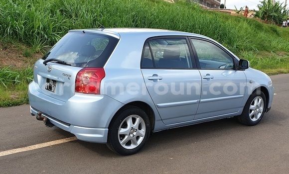 Sayi Imported Toyota Corolla Blue Mota in Yaounde a Babban Kamaru Sayi Imported Toyota Corolla Blue Mota in Yaounde a Babban Kamaru