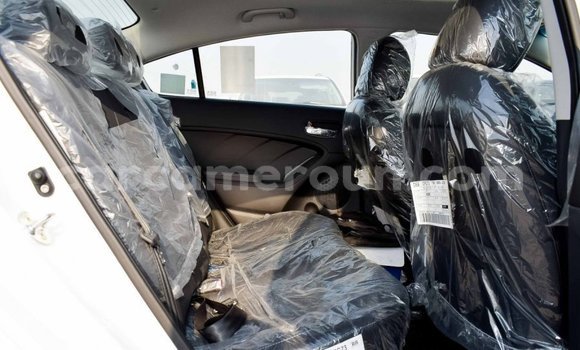 Acheter Import Voiture Kia Cerato Blanc à Import - Dubai, Adamawa Acheter Import Voiture Kia Cerato Blanc à Import - Dubai, Adamawa