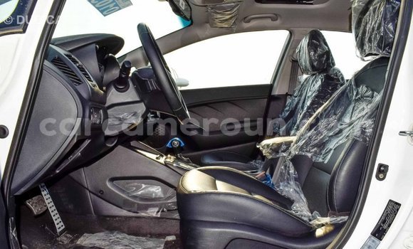 Acheter Import Voiture Kia Cerato Blanc à Import - Dubai, Adamawa Acheter Import Voiture Kia Cerato Blanc à Import - Dubai, Adamawa