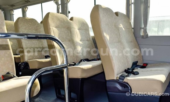 Acheter Import Voiture Toyota Coaster Blanc à Import - Dubai, Adamawa Acheter Import Voiture Toyota Coaster Blanc à Import - Dubai, Adamawa
