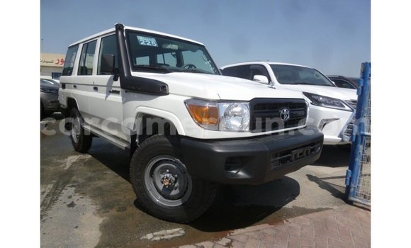 Sayi Imported Toyota Land Cruiser White Mota in Import - Dubai a Adamawa Sayi Imported Toyota Land Cruiser White Mota in Import - Dubai a Adamawa