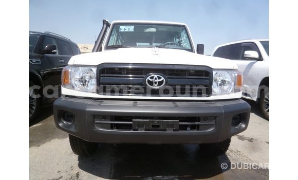 Sayi Imported Toyota Land Cruiser White Mota in Import - Dubai a Adamawa Sayi Imported Toyota Land Cruiser White Mota in Import - Dubai a Adamawa