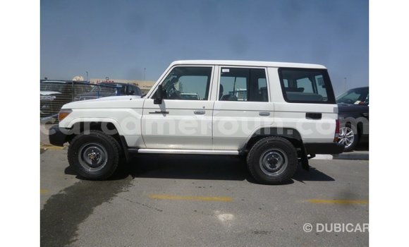 Sayi Imported Toyota Land Cruiser White Mota in Import - Dubai a Adamawa Sayi Imported Toyota Land Cruiser White Mota in Import - Dubai a Adamawa