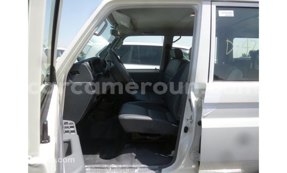 Sayi Imported Toyota Land Cruiser White Mota in Import - Dubai a Adamawa Sayi Imported Toyota Land Cruiser White Mota in Import - Dubai a Adamawa