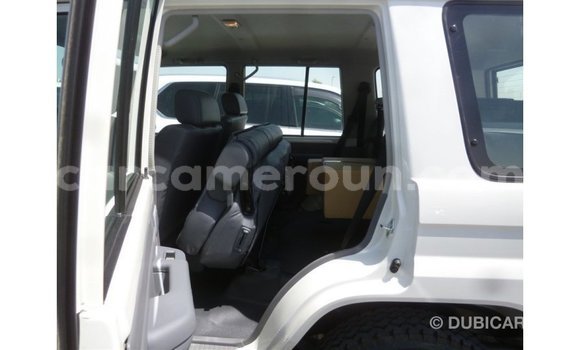 Sayi Imported Toyota Land Cruiser White Mota in Import - Dubai a Adamawa Sayi Imported Toyota Land Cruiser White Mota in Import - Dubai a Adamawa