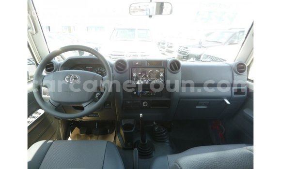 Sayi Imported Toyota Land Cruiser White Mota in Import - Dubai a Adamawa Sayi Imported Toyota Land Cruiser White Mota in Import - Dubai a Adamawa