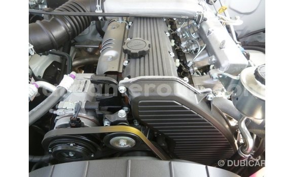 Acheter Import Voiture Toyota Land Cruiser Blanc à Import - Dubai, Adamawa Acheter Import Voiture Toyota Land Cruiser Blanc à Import - Dubai, Adamawa