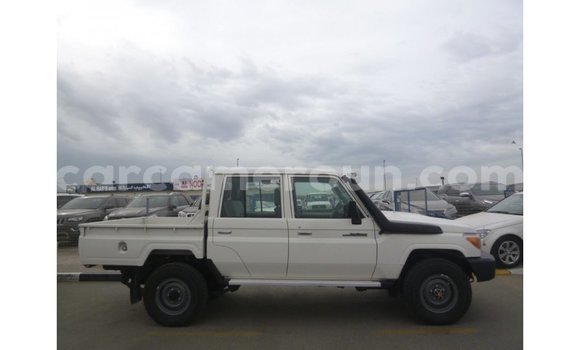 Buy Import Toyota Land Cruiser White Car in Import - Dubai in Adamawa Buy Import Toyota Land Cruiser White Car in Import - Dubai in Adamawa