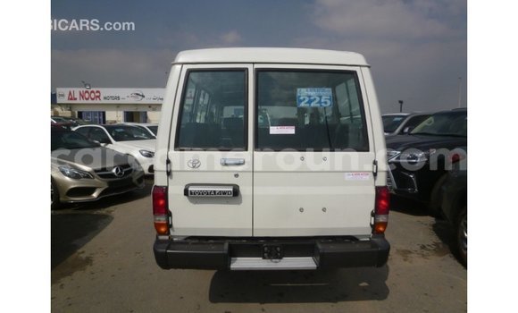Buy Import Toyota Land Cruiser White Car in Import - Dubai in Adamawa Buy Import Toyota Land Cruiser White Car in Import - Dubai in Adamawa