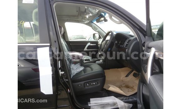 Acheter Import Voiture Toyota Land Cruiser Noir à Import - Dubai, Adamawa Acheter Import Voiture Toyota Land Cruiser Noir à Import - Dubai, Adamawa