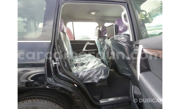 Acheter Import Voiture Toyota Land Cruiser Noir à Import - Dubai, Adamawa Acheter Import Voiture Toyota Land Cruiser Noir à Import - Dubai, Adamawa