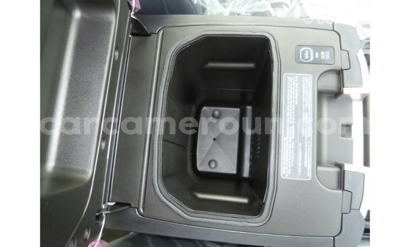 Acheter Import Voiture Toyota Land Cruiser Noir à Import - Dubai, Adamawa Acheter Import Voiture Toyota Land Cruiser Noir à Import - Dubai, Adamawa