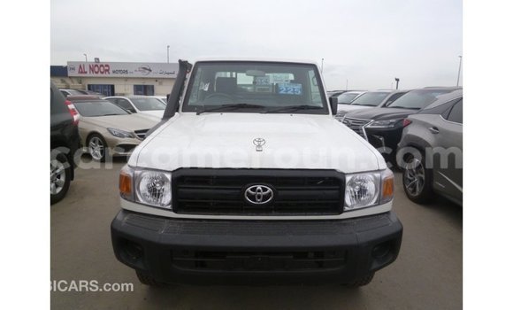 Sayi Imported Toyota Land Cruiser White Mota in Import - Dubai a Adamawa Sayi Imported Toyota Land Cruiser White Mota in Import - Dubai a Adamawa