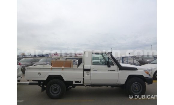 Sayi Imported Toyota Land Cruiser White Mota in Import - Dubai a Adamawa Sayi Imported Toyota Land Cruiser White Mota in Import - Dubai a Adamawa