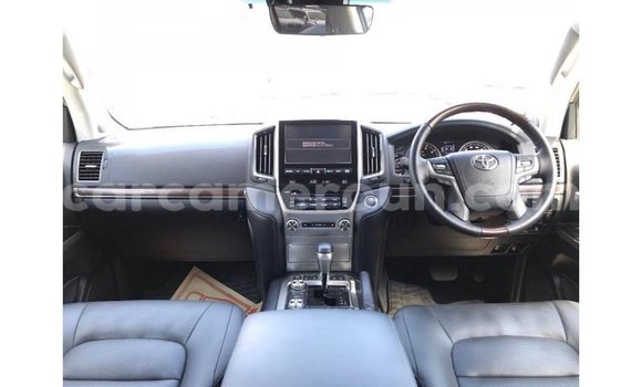Acheter Import Voiture Toyota Land Cruiser Blanc à Import - Dubai, Adamawa Acheter Import Voiture Toyota Land Cruiser Blanc à Import - Dubai, Adamawa
