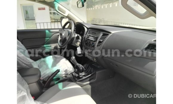 Sayi Imported Mitsubishi L200 White Mota in Import - Dubai a Adamawa Sayi Imported Mitsubishi L200 White Mota in Import - Dubai a Adamawa