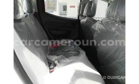 Sayi Imported Mitsubishi L200 White Mota in Import - Dubai a Adamawa Sayi Imported Mitsubishi L200 White Mota in Import - Dubai a Adamawa