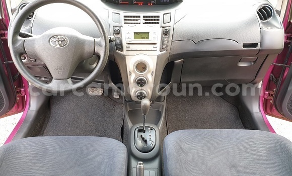 Acheter Import Voiture Toyota Yaris Blanc à Yaoundé, Central Cameroon Acheter Import Voiture Toyota Yaris Blanc à Yaoundé, Central Cameroon