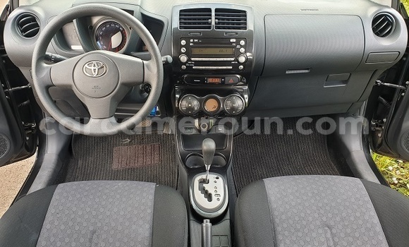 Sayi Imported Toyota IST Black Mota in Yaounde a Babban Kamaru Sayi Imported Toyota IST Black Mota in Yaounde a Babban Kamaru