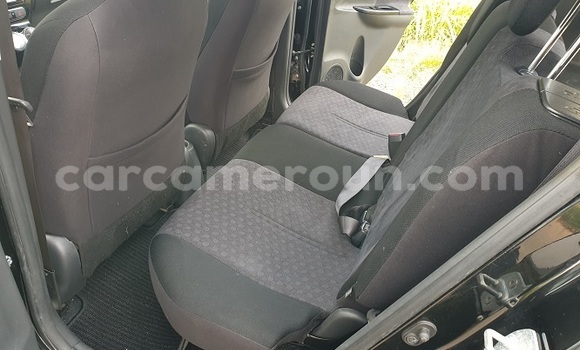 Sayi Imported Toyota IST Black Mota in Yaounde a Babban Kamaru Sayi Imported Toyota IST Black Mota in Yaounde a Babban Kamaru