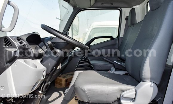 Sayi Imported Hino 300 Series White Babbar mota in Import - Dubai a Adamawa Sayi Imported Hino 300 Series White Babbar mota in Import - Dubai a Adamawa