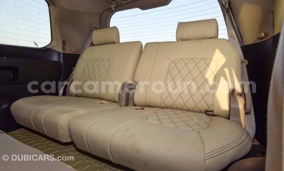 Acheter Import Voiture Toyota Land Cruiser Blanc à Import - Dubai, Adamawa Acheter Import Voiture Toyota Land Cruiser Blanc à Import - Dubai, Adamawa