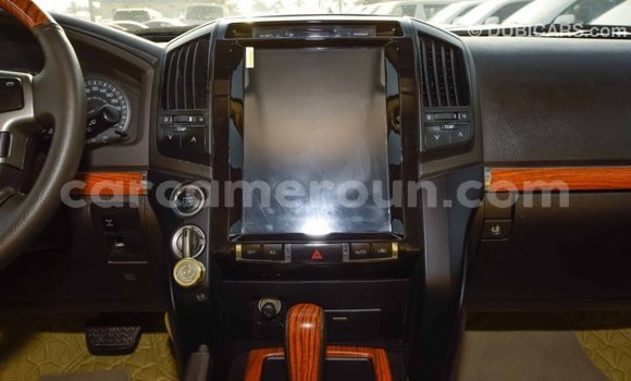 Acheter Import Voiture Toyota Land Cruiser Blanc à Import - Dubai, Adamawa Acheter Import Voiture Toyota Land Cruiser Blanc à Import - Dubai, Adamawa