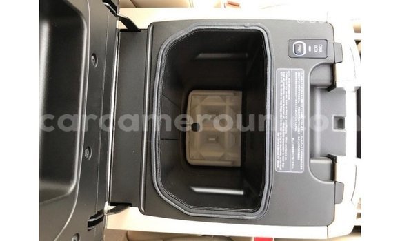 Acheter Import Voiture Toyota Land Cruiser Noir à Import - Dubai, Adamawa Acheter Import Voiture Toyota Land Cruiser Noir à Import - Dubai, Adamawa