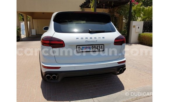 Acheter Import Voiture Porsche Cayenne Blanc à Import - Dubai, Adamawa Acheter Import Voiture Porsche Cayenne Blanc à Import - Dubai, Adamawa