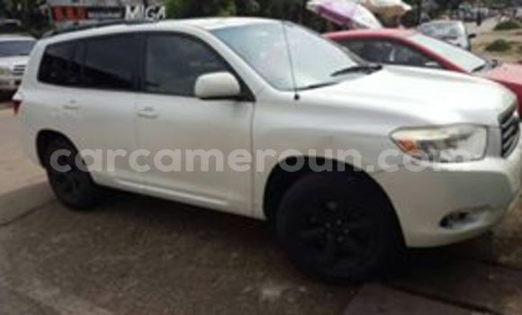 Acheter Occasion Voiture Toyota Highlander Blanc à Douala, Littoral Cameroon Acheter Occasion Voiture Toyota Highlander Blanc à Douala, Littoral Cameroon