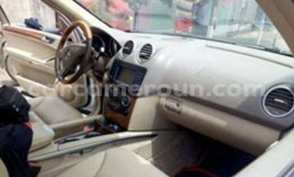 Acheter Occasion Voiture Mercedes‒Benz ML–Class Blanc à Douala, Littoral Cameroon Acheter Occasion Voiture Mercedes‒Benz ML–Class Blanc à Douala, Littoral Cameroon