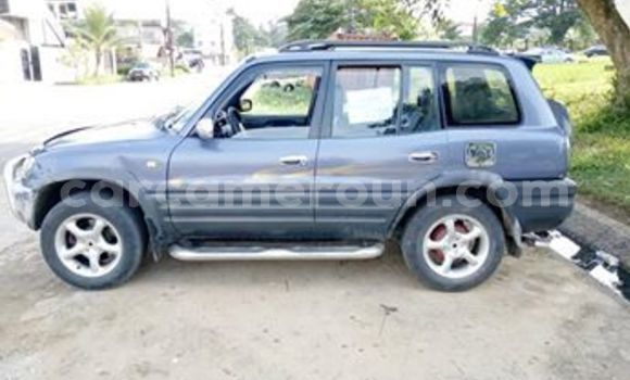 Acheter Occasion Voiture Toyota RAV4 Bleu à Douala, Littoral Cameroon Acheter Occasion Voiture Toyota RAV4 Bleu à Douala, Littoral Cameroon