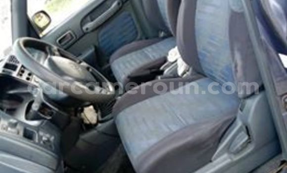 Acheter Occasion Voiture Toyota RAV4 Bleu à Douala, Littoral Cameroon Acheter Occasion Voiture Toyota RAV4 Bleu à Douala, Littoral Cameroon