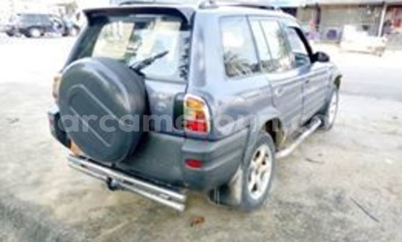 Acheter Occasion Voiture Toyota RAV4 Bleu à Douala, Littoral Cameroon Acheter Occasion Voiture Toyota RAV4 Bleu à Douala, Littoral Cameroon