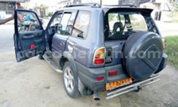 Acheter Occasion Voiture Toyota RAV4 Bleu à Douala, Littoral Cameroon Acheter Occasion Voiture Toyota RAV4 Bleu à Douala, Littoral Cameroon