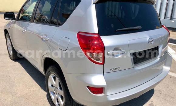 Sayi Na hannu Toyota RAV4 Sauran Mota in Yaounde a Babban Kamaru Sayi Na hannu Toyota RAV4 Sauran Mota in Yaounde a Babban Kamaru