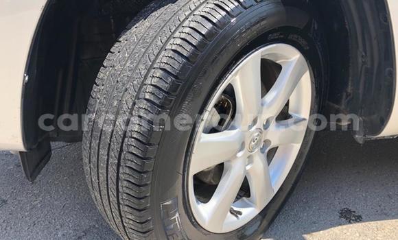 Sayi Na hannu Toyota RAV4 Sauran Mota in Yaounde a Babban Kamaru Sayi Na hannu Toyota RAV4 Sauran Mota in Yaounde a Babban Kamaru