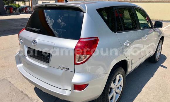 Sayi Na hannu Toyota RAV4 Sauran Mota in Yaounde a Babban Kamaru Sayi Na hannu Toyota RAV4 Sauran Mota in Yaounde a Babban Kamaru
