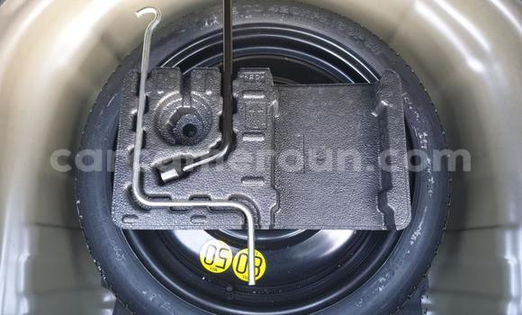 Sayi Na hannu Toyota Corolla Sauran Mota in Yaounde a Babban Kamaru Sayi Na hannu Toyota Corolla Sauran Mota in Yaounde a Babban Kamaru